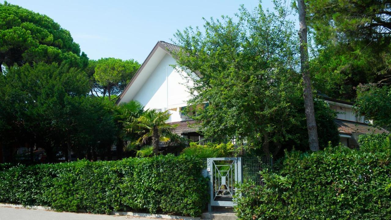 Villa Scultura Seaview Lignano Sabbiadoro Exteriér fotografie